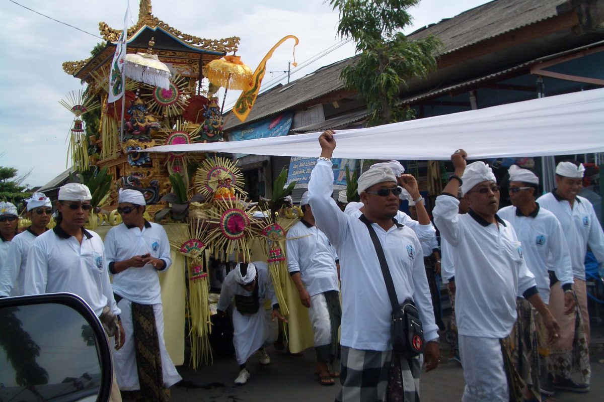 Blog-09.1-Indonesia-Bali-Ceremony.jpg